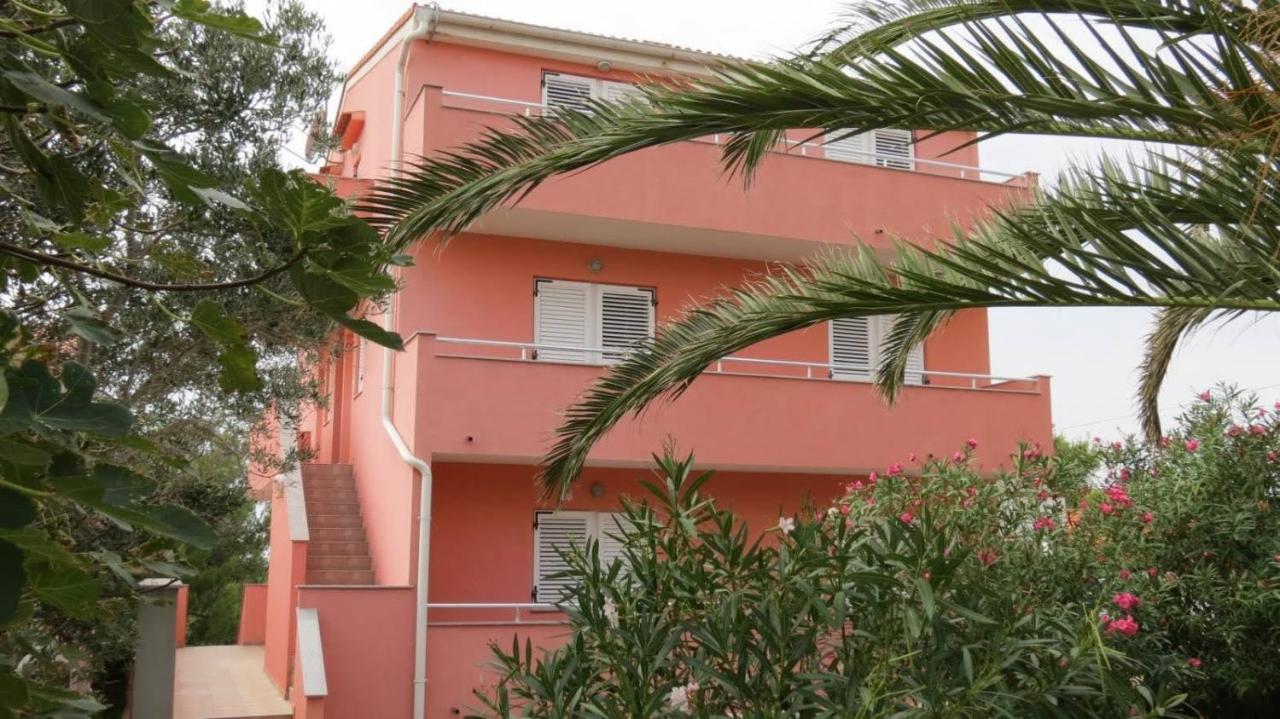 Apartments With A Parking Space Novalja, Pag - 19181 Экстерьер фото